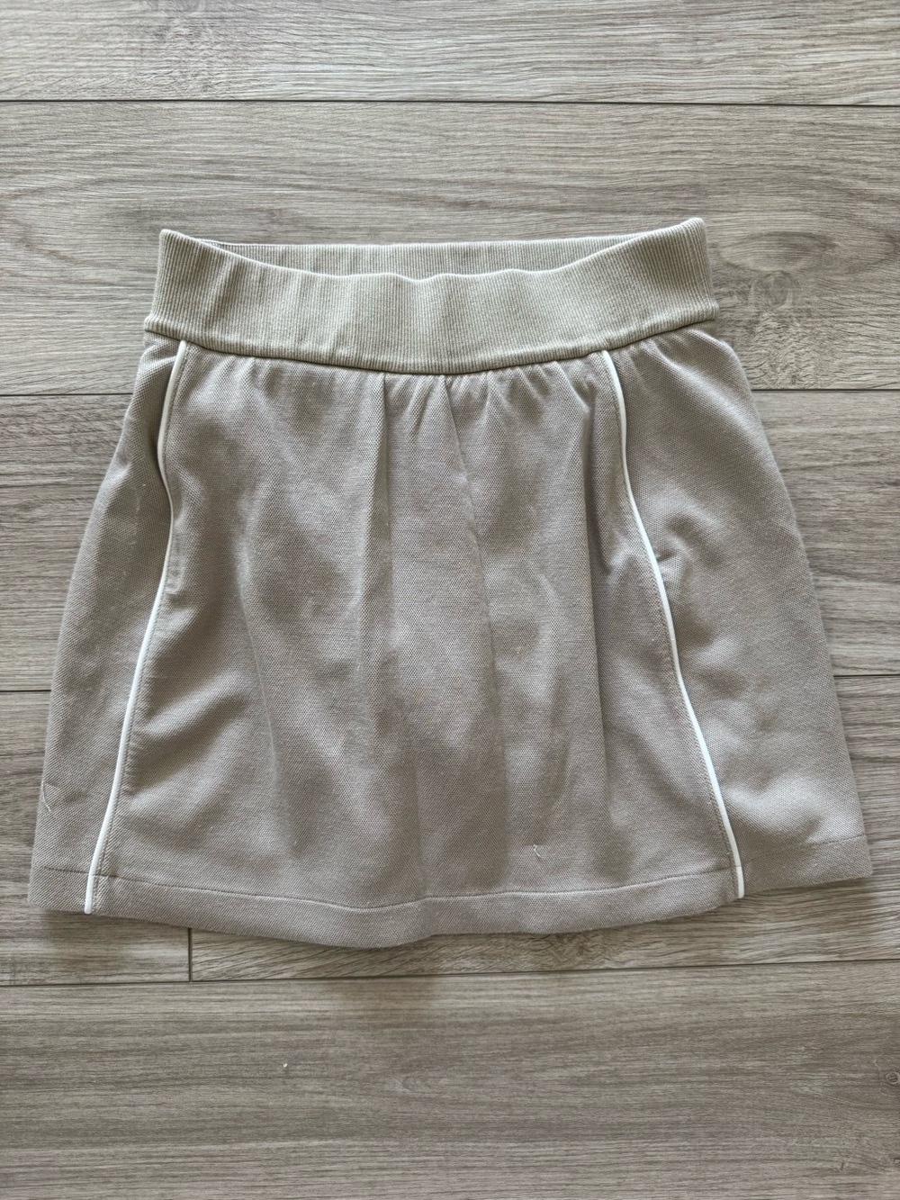 SPANX Beige Knit Circle Skort with White Piping